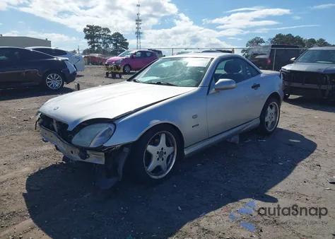 1999 Mercedes-Benz Slk 230 Kompressor z USA, uszkodzony, nr VIN WDBKK47F0XF080362